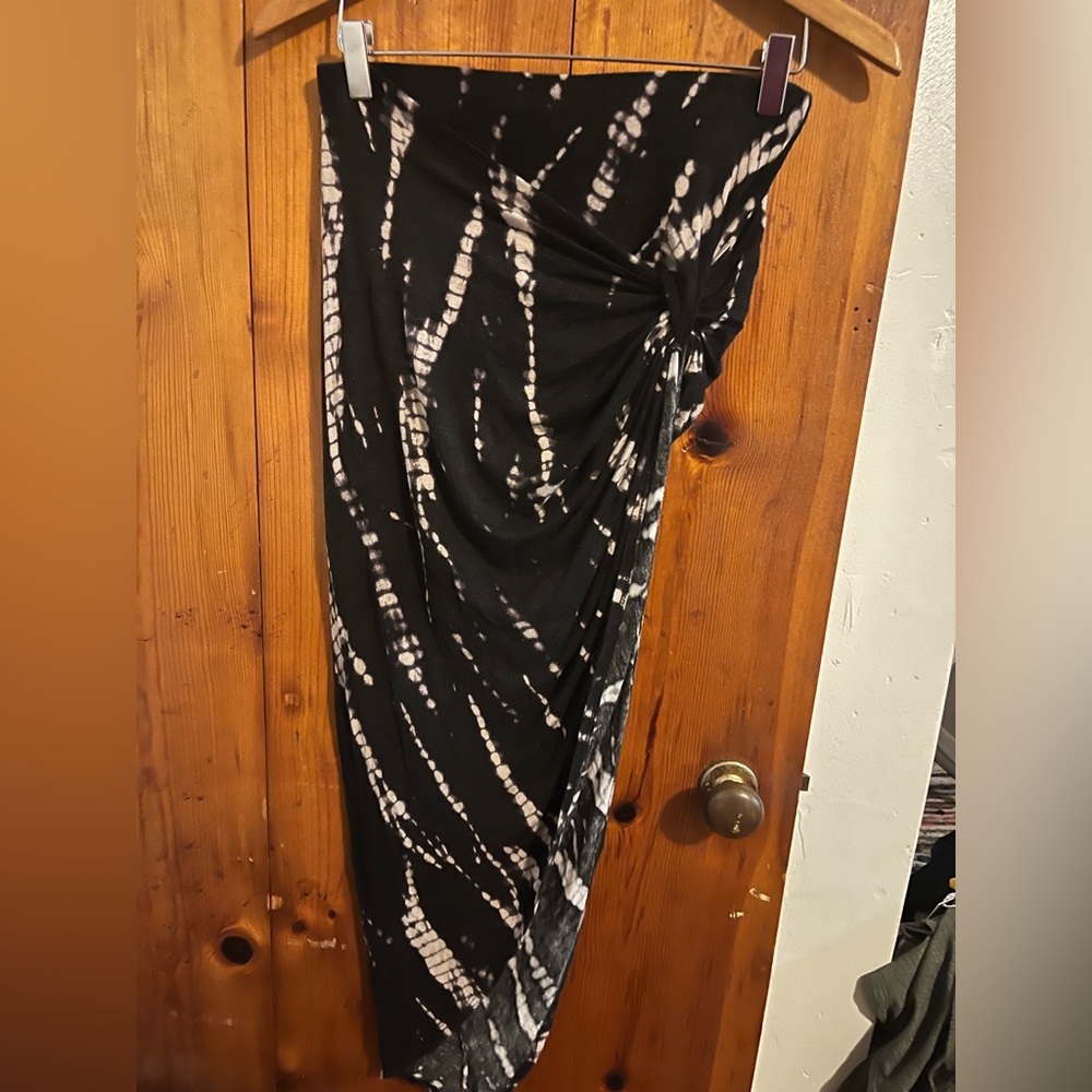 - Beautiful. Black asymmetrical skirt.